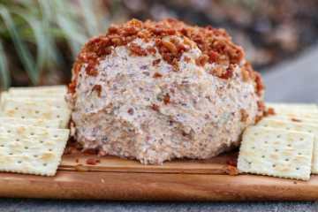 Bacon and Ranch Cheeseball