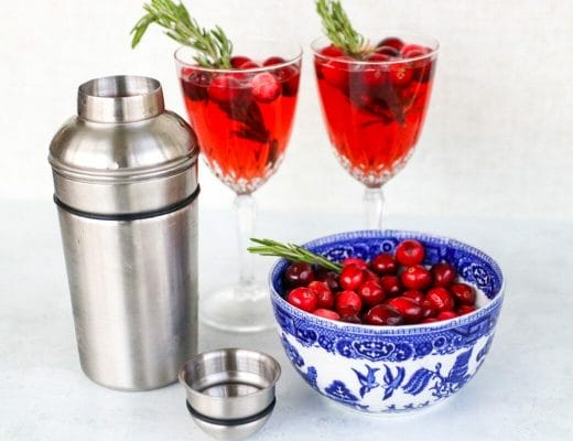 Poinsettia Cocktail with Champagne and Cranberry