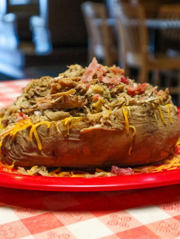 Bucky Bees BBQ: Cave City, KY
