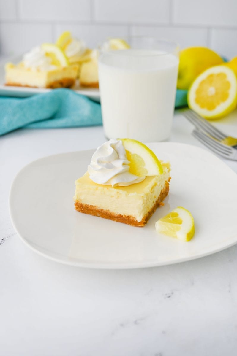 Lemon Cheesecake Bars