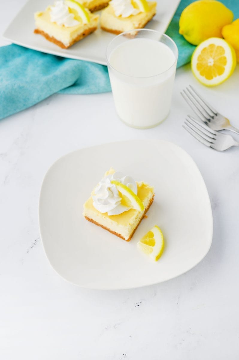 Lemon Cheesecake Bars