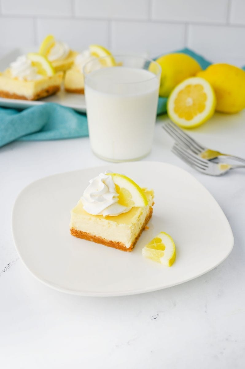 Lemon Cheesecake Bars