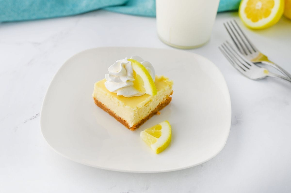 Lemon Cheesecake Bars